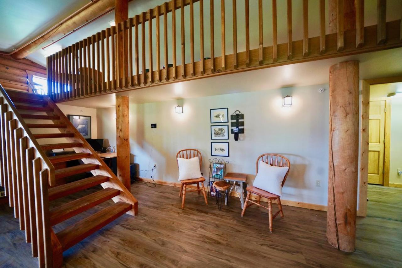 Flat Fish Lodge B&B And Event Center Гомер Екстер'єр фото
